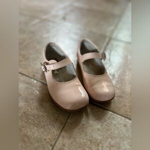 Girls patten dress shoes
